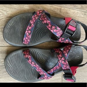 Chaco sandals light wear, no defects.